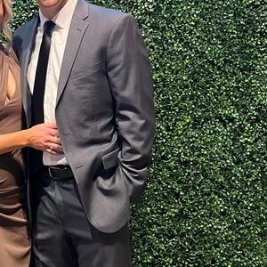 Jos. A Bank Suit - Traveler's Collection - Slim Fit - Charcoal Gray - 42 Jacket